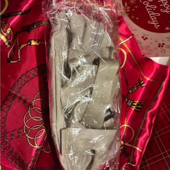 Rebecca Minkoff- Cream Nylon Blend Belt Bag / Crossbody Bag (Cream 🤍) NWOT - Picture 5 of 5